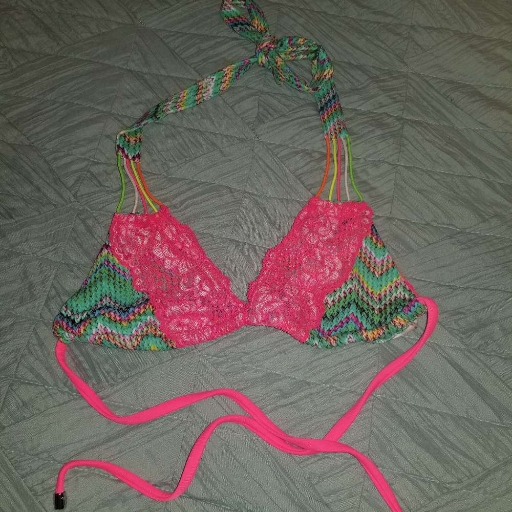 Beach bunny swimsuit top size small